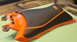Fertige Sitzbank KTM 390